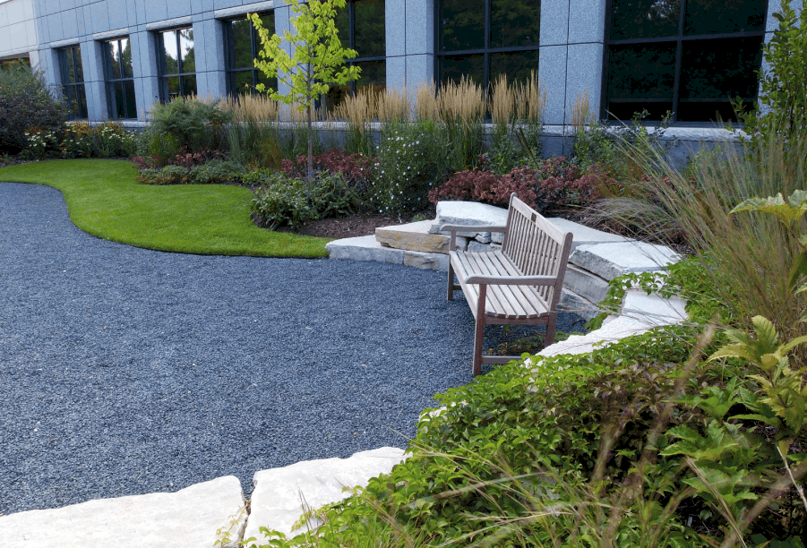 A Place to Decompress in Lake Forest