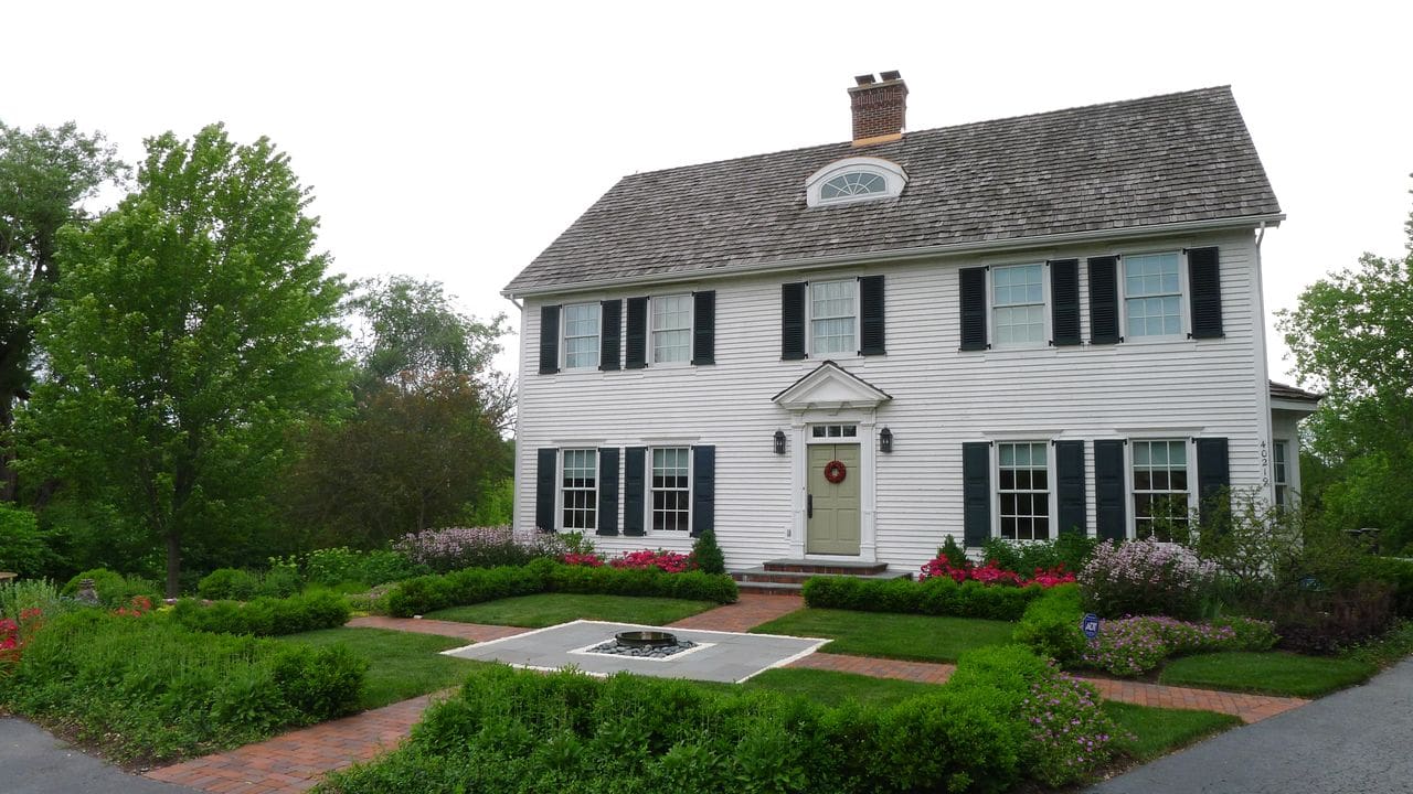 Country Pool & Garden