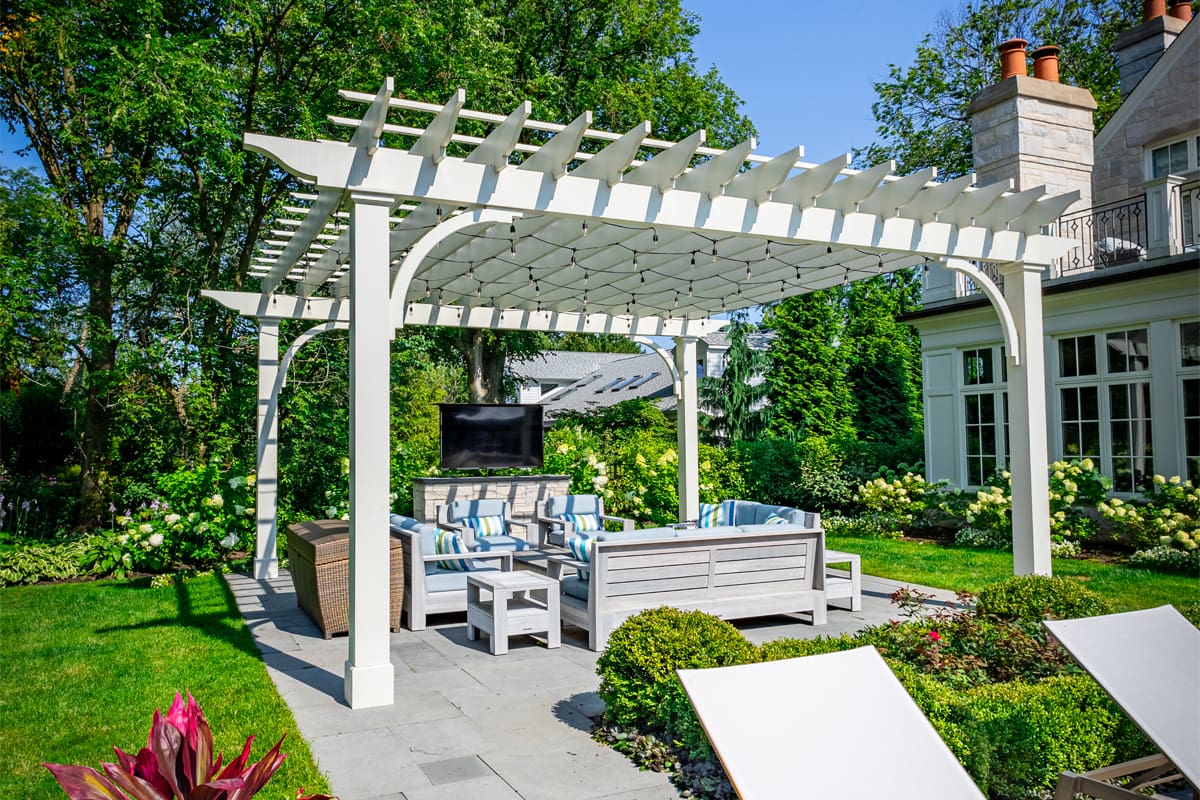 Outdoor Pergola Lounge