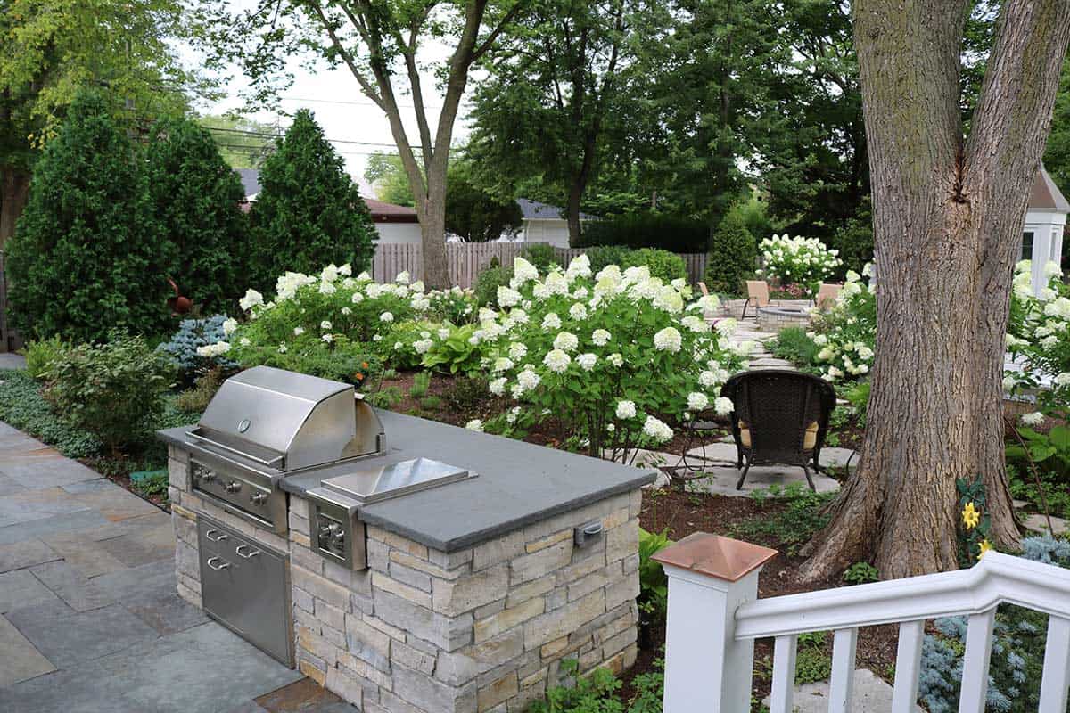 grill-island-hydrangea-beds