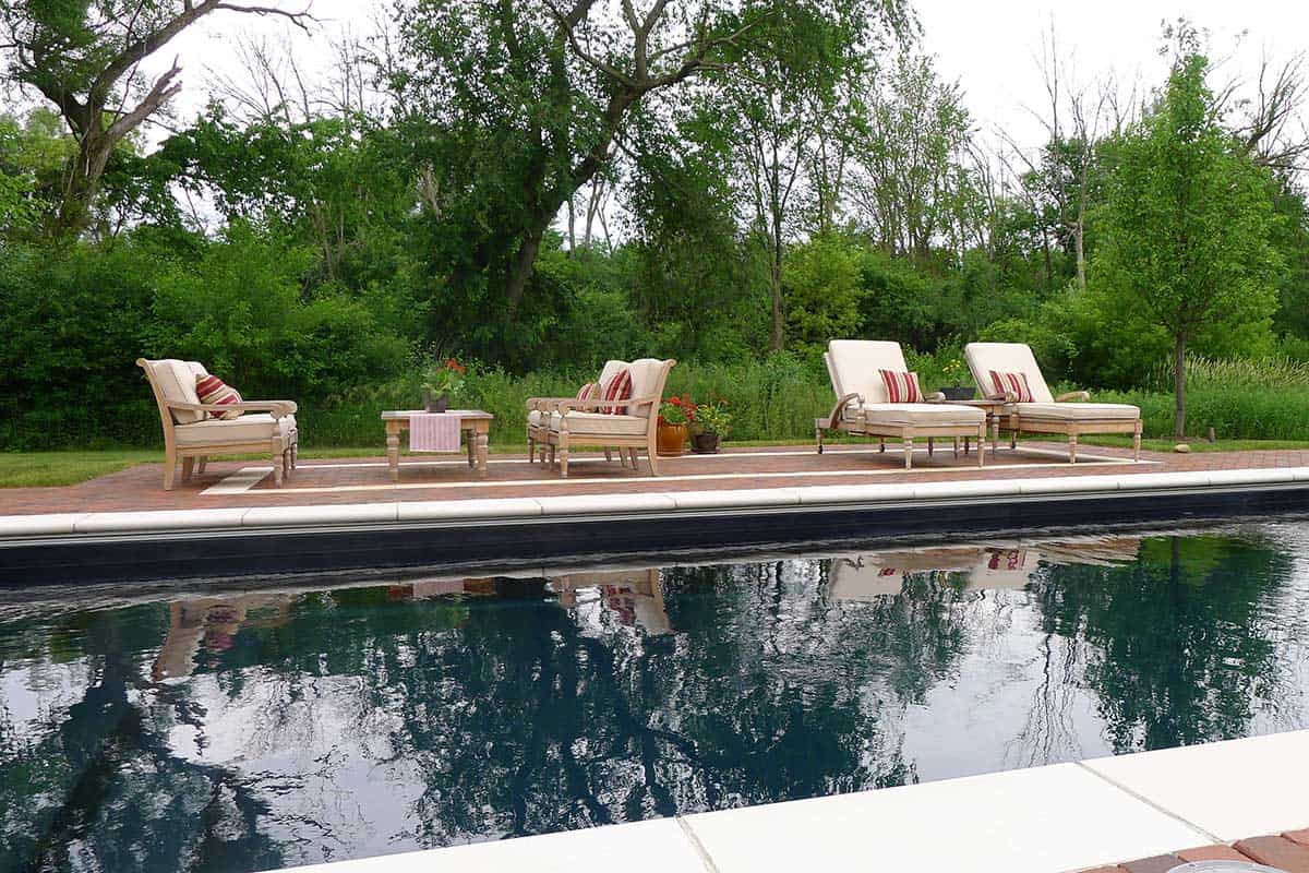Black Bottomed Pool in Wadsworth IL | Natural Setting